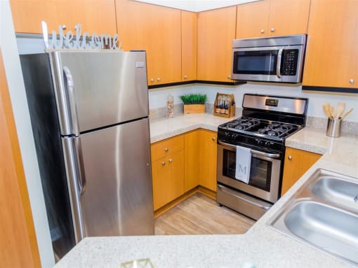 Fully Equipped Kitchen With Modern Appliances at Medici Apartment Homes, Bermuda Dunes, CA, 92203