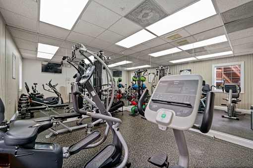 Fitness center at 505 Collection in Atlanta, GA 30305