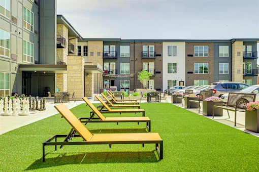 Sundecks at Maven Apartments, Minnesota