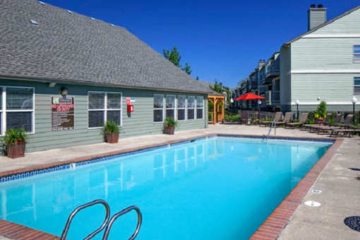 Pool at Parkside Apartments, Oregon