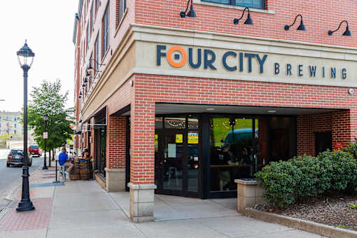 brewery, retail, restaurant, walking distance, neighborhood, town, orange