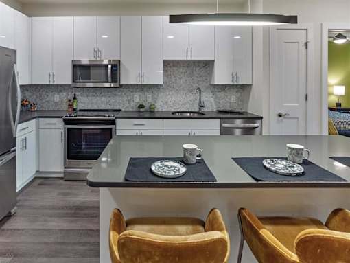 Kitchen with large island