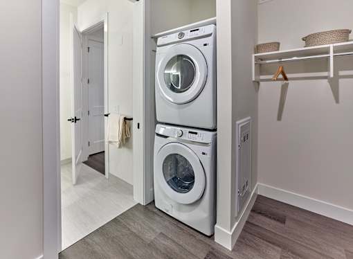 in home washer dryer, spacious apartment homes, large layout, full sized appliances