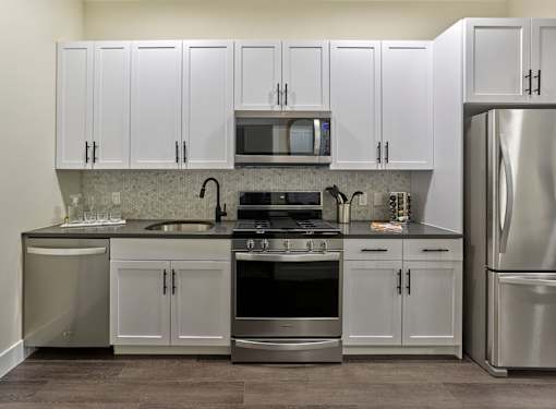 studio, large studio, full size appliances