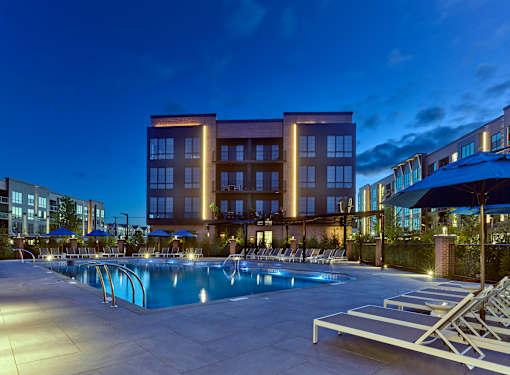 resort-style pool, lounge, sun deck,