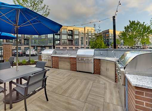 outdoor bbq, outdoor grills, outdoor seating and lounge,