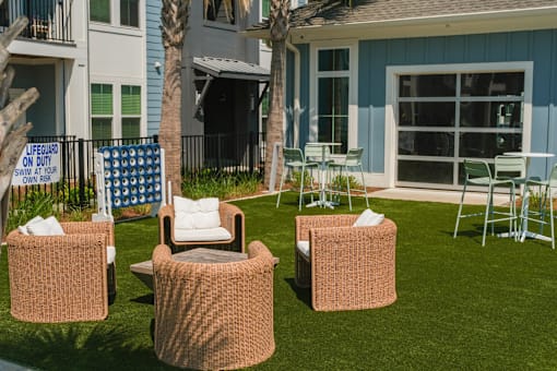 Outdoor patio at The Isley at Windsor Hill, North Charleston
