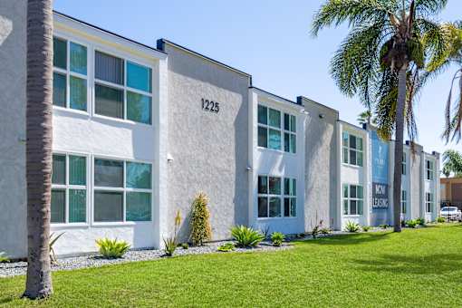 A building with the number 1225 on it.
