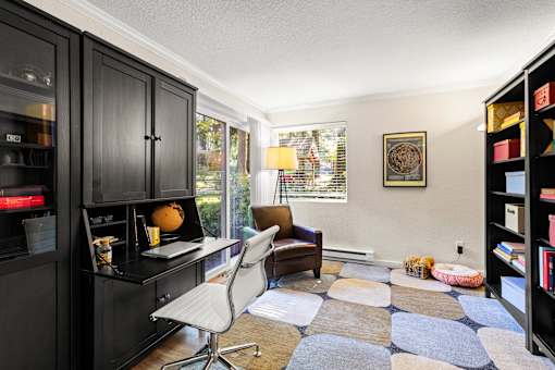 Home office with built in shelving at Hubbard's Crossing Apartments, Washington, 98034