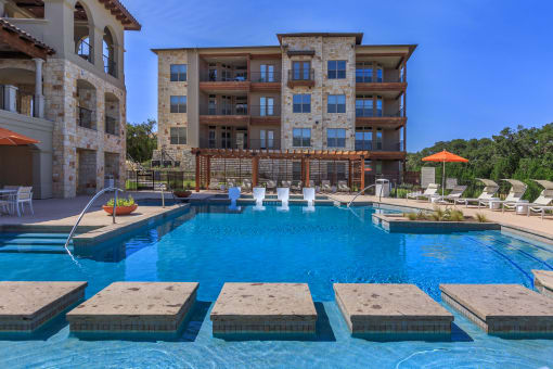 Relaxing pool with tanning ledge