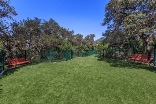 Enclosed pet park