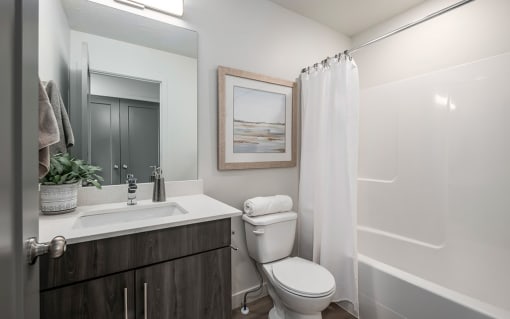 full bath and tub at Banner Hill, Bluffdale