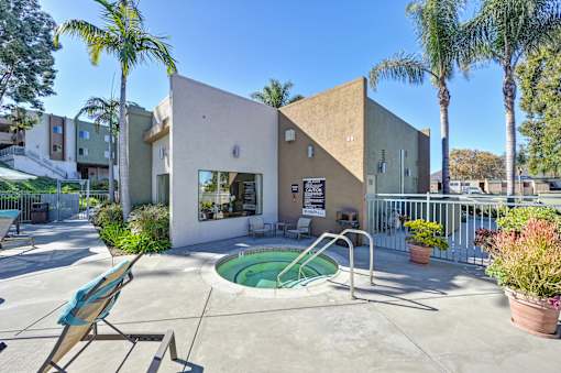 Pool at Navajo Bluffs Apartments