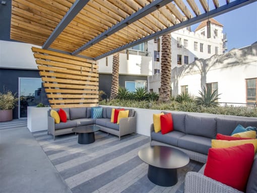 Pool Lounge