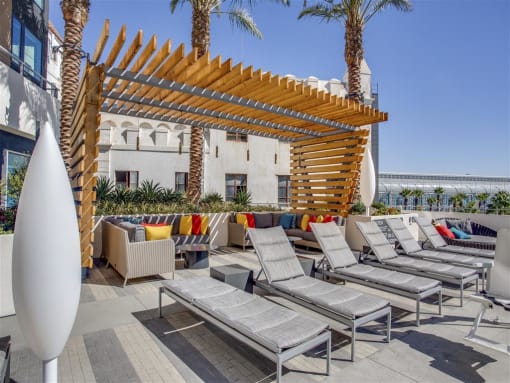 Pool Lounge