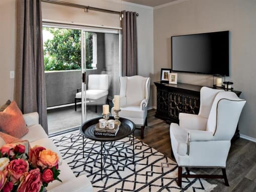 Living Room With TV  at Eagle Glen Apartments, Murrieta, 92563