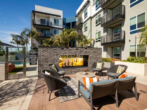 Outdoor fireplace