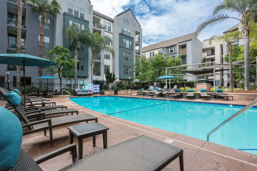 Heated Resort-Inspired Style Pool