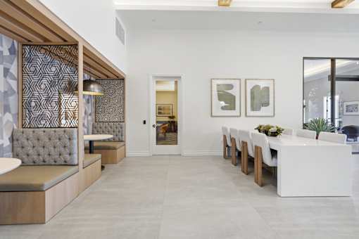 avino business center