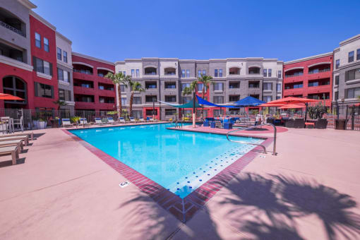Swimming Pool area at Alanza Place, Phoenix, 85008