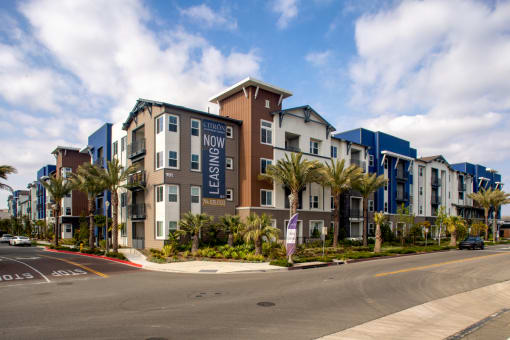 citron apartments exterior at Citron, California, 92805