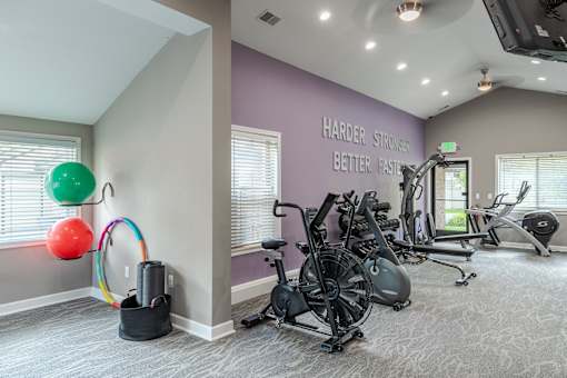 the gym at the landing at cortland apartments in cortland oh