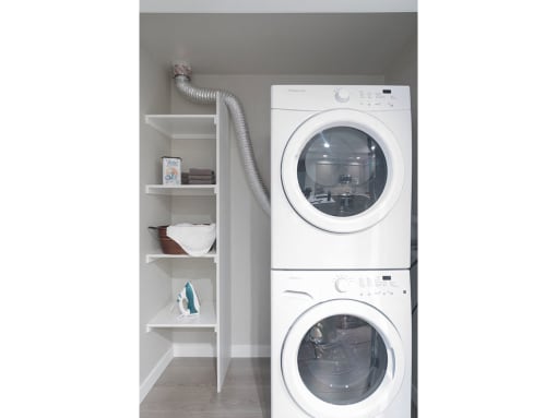 washer and dryer at Altana, Glendale