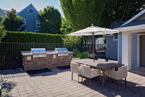exterior patio with furniture at Lionsgate South, Hillsboro, Oregon