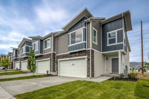 Exterior budiling w/ garages