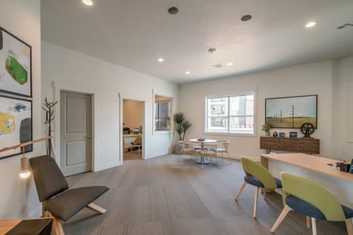 co-work lounge