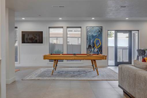 Pool table