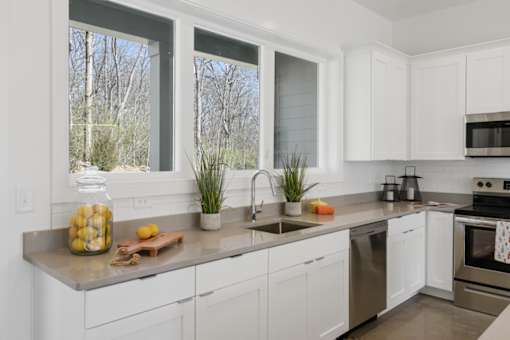 Modern Kitchen at The Yarra, Madison Tennessee