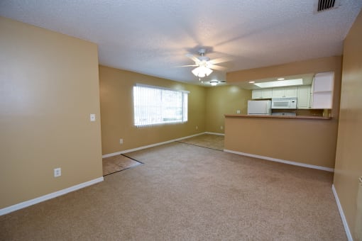 Living Room View at Green Oaks Apartments, Florida