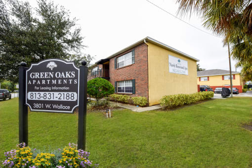 Entrance Sign at Green Oaks Apartments, Florida