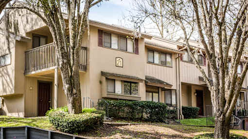 Exterior view of apartment at Laurel Grove Apartment Homes, Orange Park, 32073