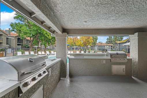 Outdoor Grills at Citrine Hills, Ontario, CA 91761