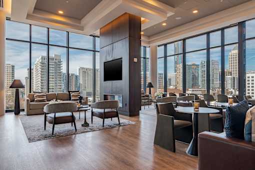 Community Lounge at 903 Peachtree Apartments in Atlanta, GA 30309