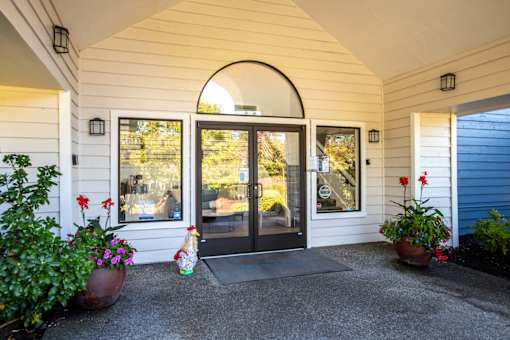 Onsite Leasing Office at Brackett Apartments in Edmonds, WA 98020