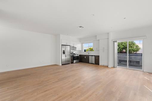 Modern Kitchen and Dining Space at Reserve at Chino Hills Apartments in Chino Hills, CA 91709