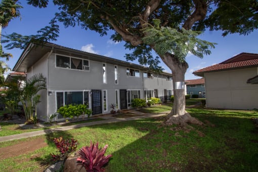 Beautiful landscaping at MALA GROVE Apartments, Hawaii, 96797