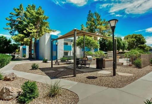 Picnic Area at Sycamore Square Apartments, Mesa, AZ