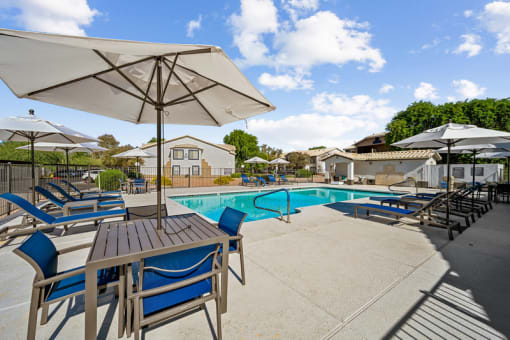 The Barton Apartments Swimming Pool and Spa/Hot tub