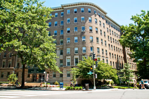 stone exterior of 2701 Connecticut apartments in washington dc