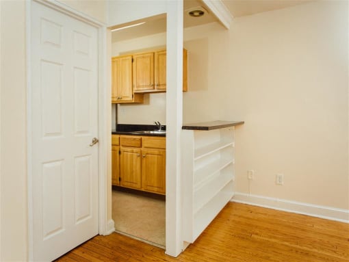 Pleasant-Hills-Village-Dining-Room-Built-In-Shelves