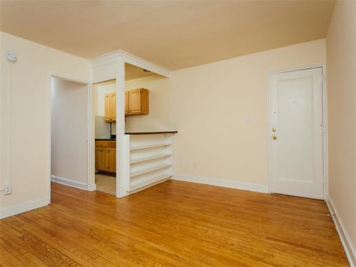 Pleasant-Hills-Village-Dining-Room-Built-In-Shelves