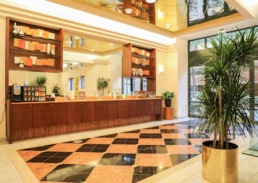 Lobby Entrance at Symphony Center Apartments, Maryland, 21201
