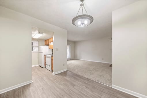 Dining Area at Bradford Gwinnett Apartments, Norcross, GA 30071