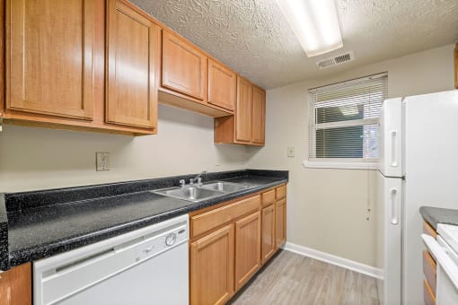 Kitchen at Bradford Gwinnett Apartments, Norcross
