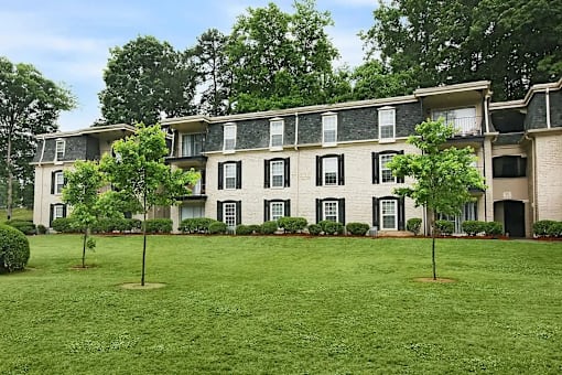 Lawn area at The Reserve at Brookhaven, Atlanta, Georgia