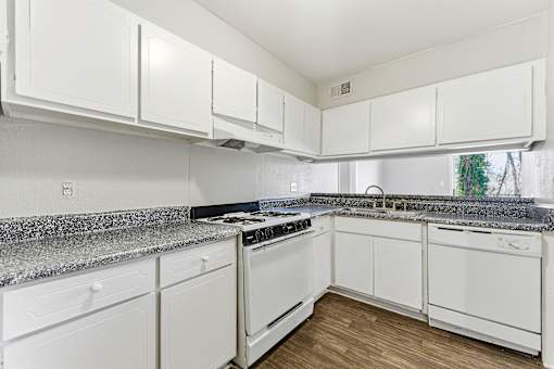 Modern Kitchen with cabinets at The Reserve at Brookhaven, Atlanta